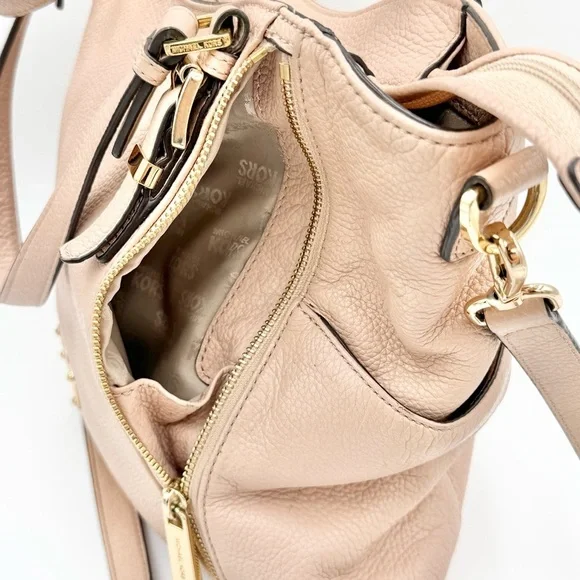 MICHAEL MICHAEL KORS Leather Shoulder Bag, EUC - Picture 3 of 11